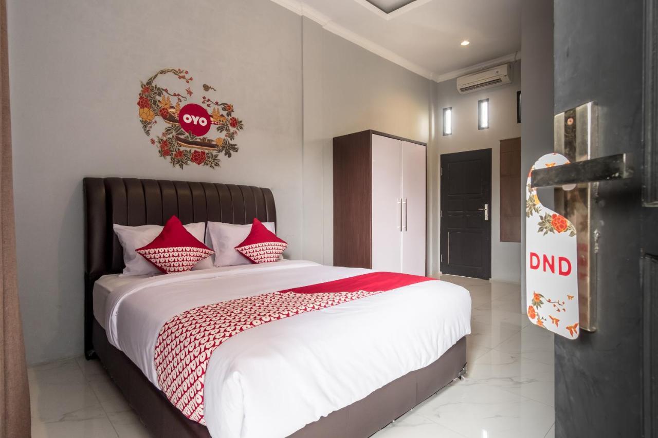 Oyo 470 Green Kno Medan Exterior foto